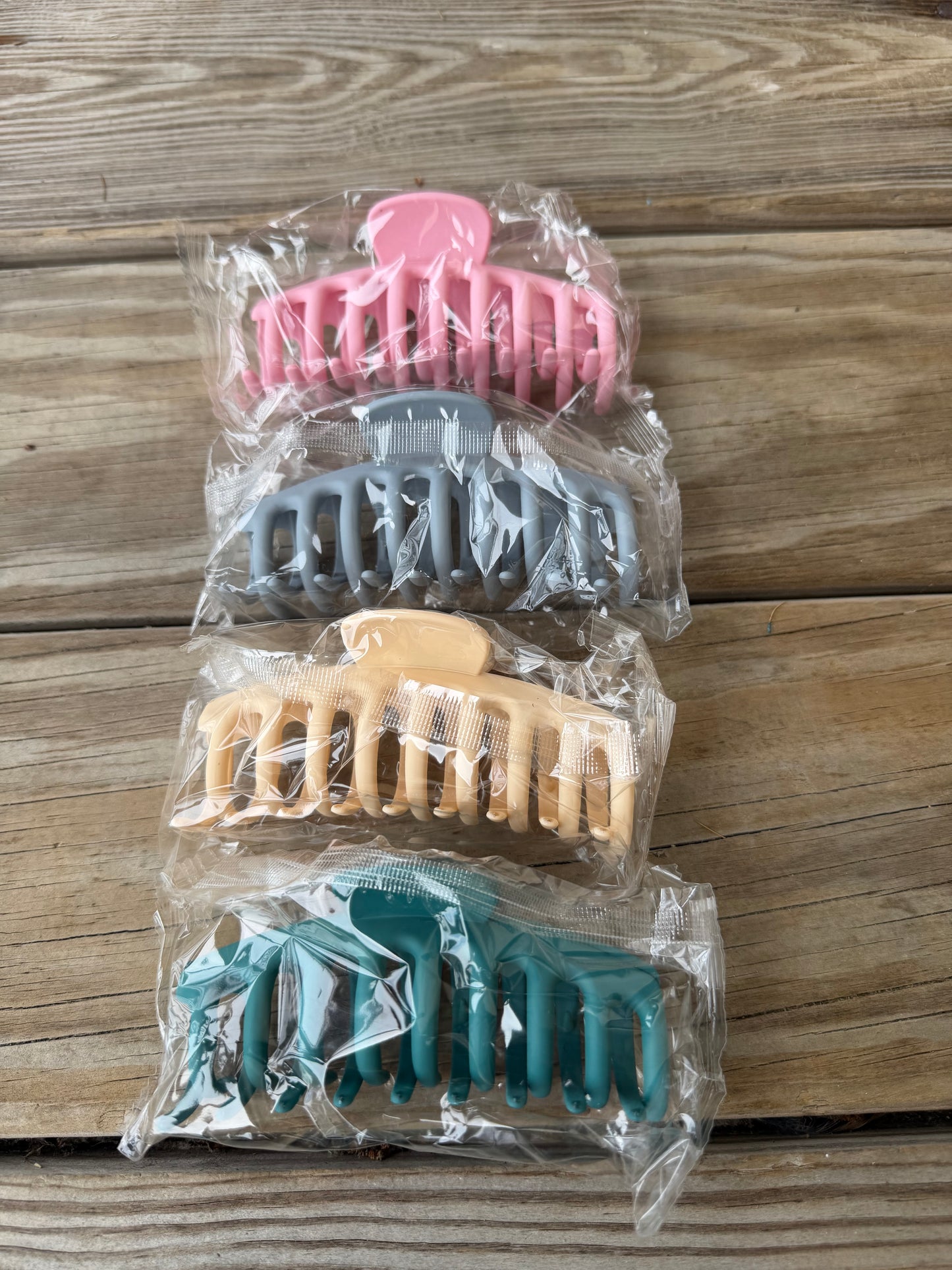 OVERSIZED HAIR CLAW CLIP