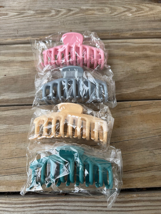 OVERSIZED HAIR CLAW CLIP